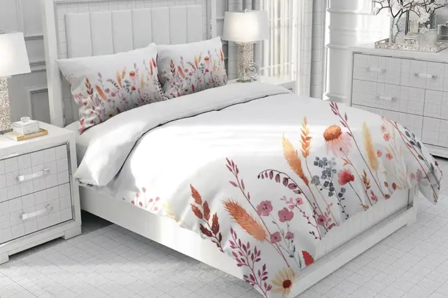 Ein weißer Bettbezug mit Blumenmuster