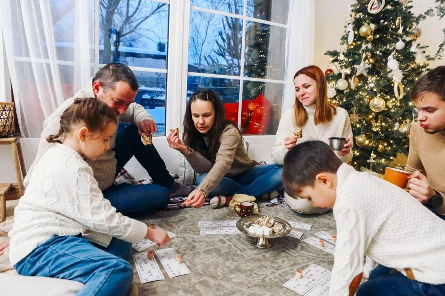 grande família jogando o jogo