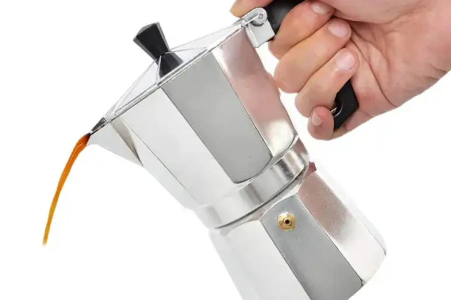 Moka piccola in alluminio dal design classico