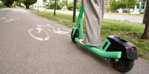 Foldable electric scooter for adults