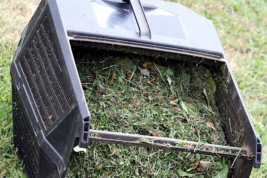 Grass box of a small electric push mower
