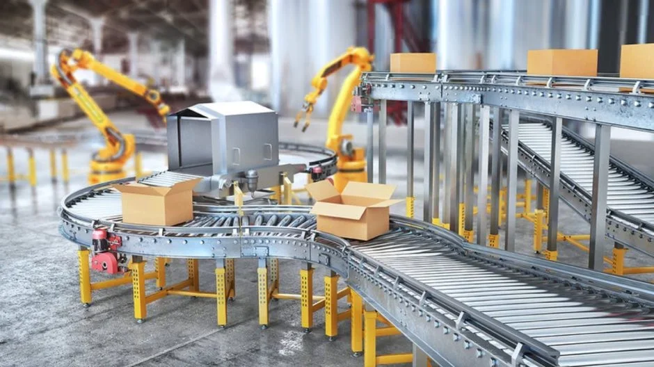 A automação revolucionou a indústria de embalagens, fazendo a transição de tarefas manuais para operações de máquinas sofisticadas. Crédito: studiovin via Shutterstock.