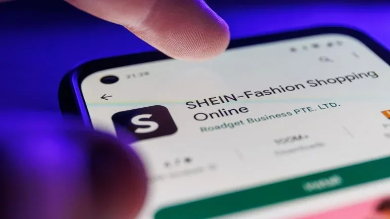 A mudança visa colaborar com marcas e designers globais e marca uma evolução significativa no modelo de negócios da Shein, reforçando a sua posição como líder na indústria de fast-fashion. Crédito: Shutterstock