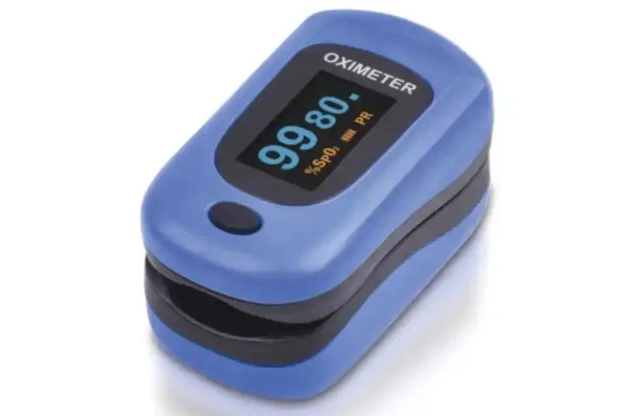 Pulse oximeter for testing oxygen saturation
