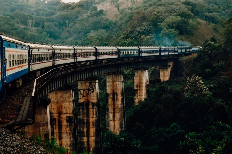 鉄道輸送には定期的なインフラの強化が必要です