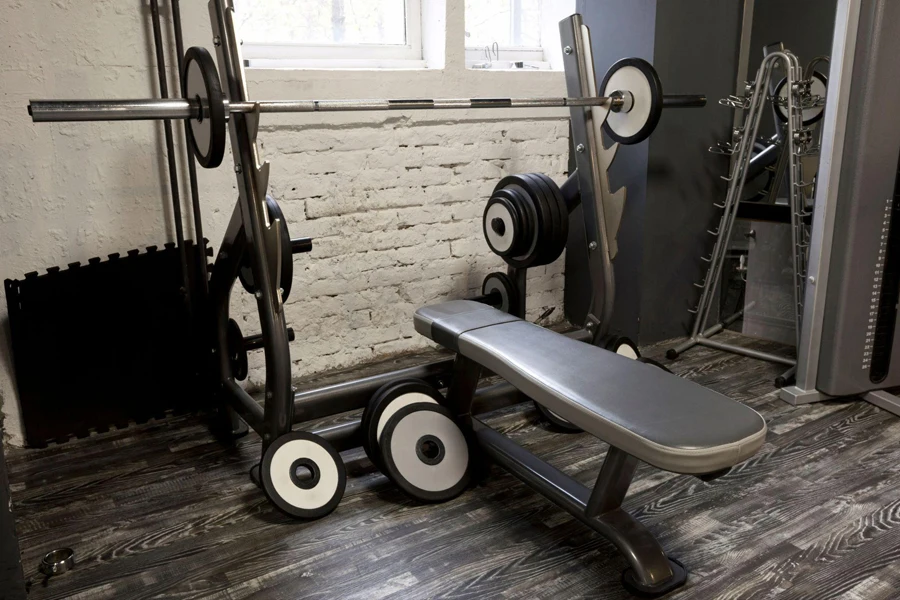 weight bench in gym
