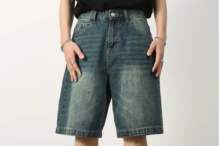 молодежная мужская джинсовая ткань