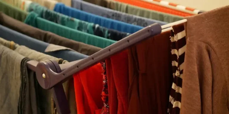 Expandable laundry stand dryer full of clothes