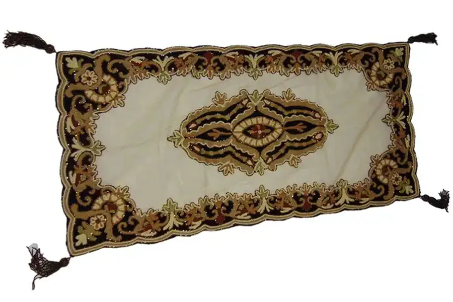 Hand-knotted, polyestercotton velvet Kashmir rug 