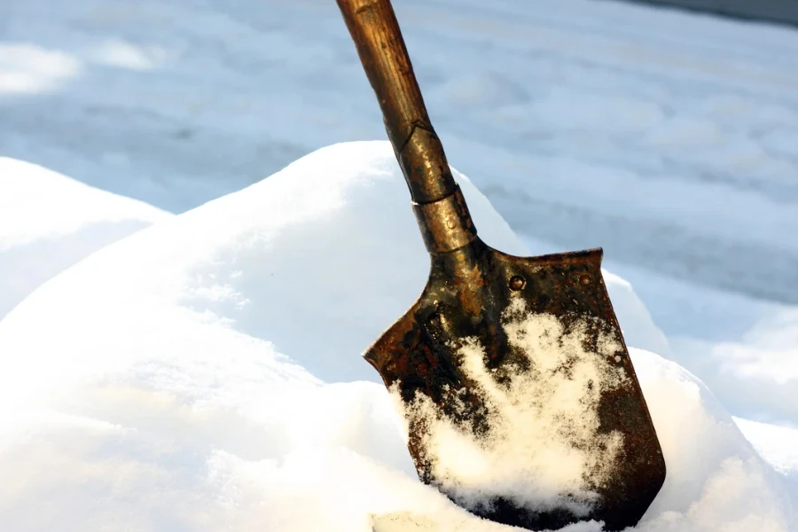 Heavy-duty metal snow shovel