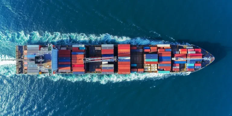 Large vessel with shipping containers
