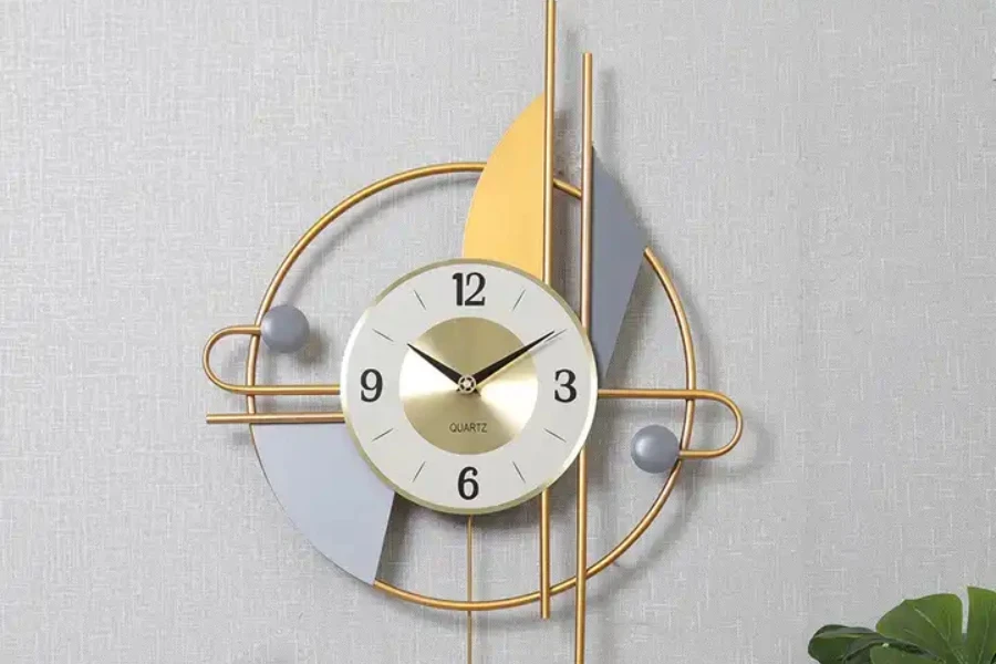 Pendulum and battery wall clock with beautiful metal design