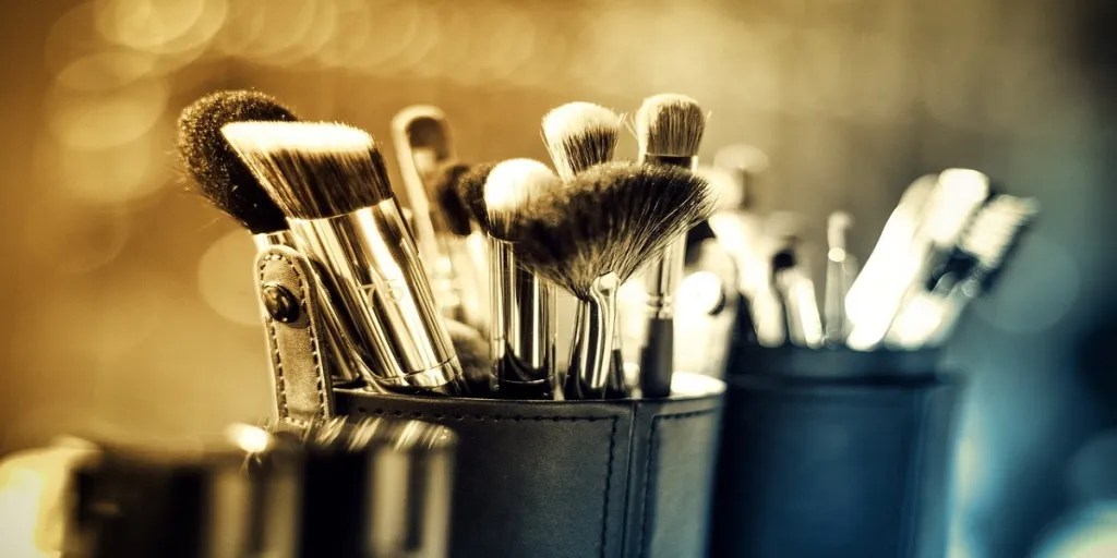 makeup brush cleaners how to select them in 2024