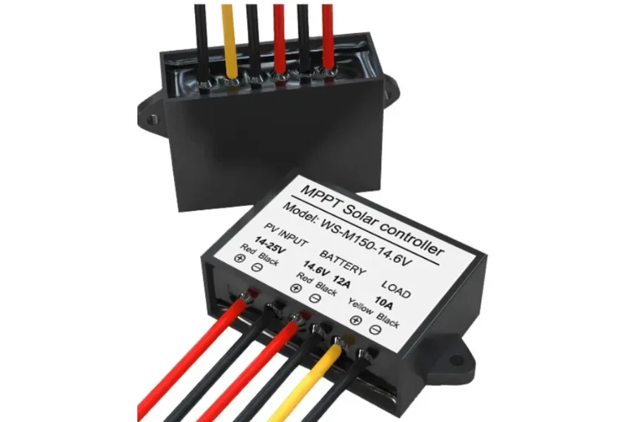 Regolatore di carica solare MPPT (a sinistra), Regolatore di carica solare PWM (a destra)