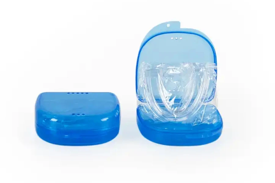 Night mouth guard for teeth clenching