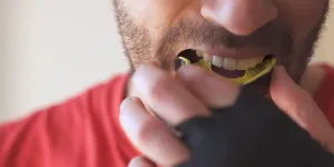 putting mouthguard before boxing