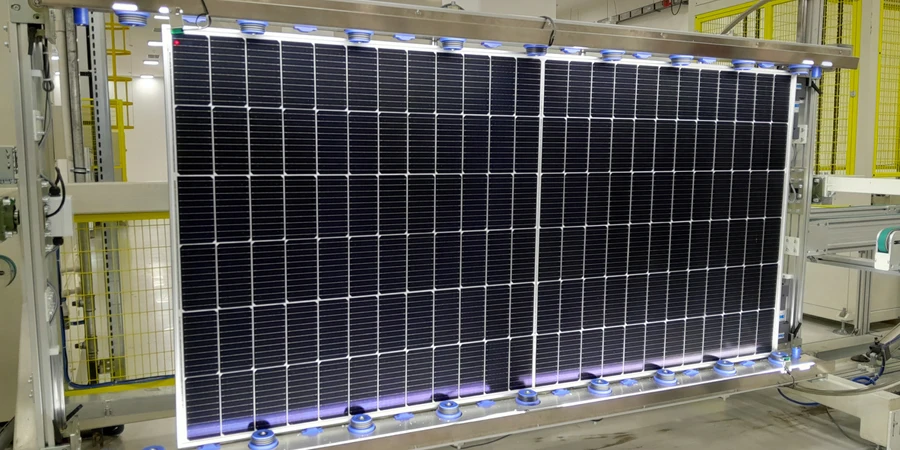 fabbrica di pannelli solari