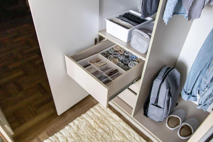 the clothes organizers