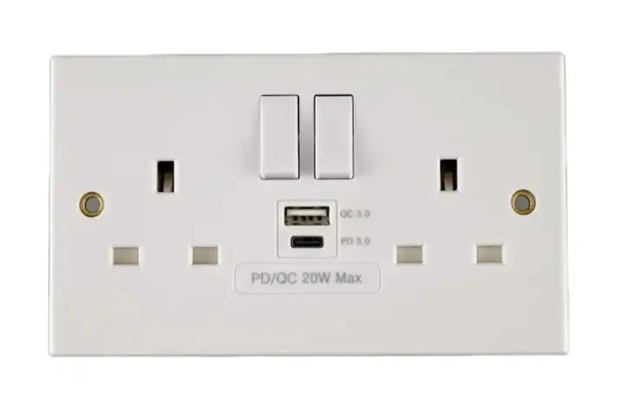 USB Type C and Type A double-switched socket