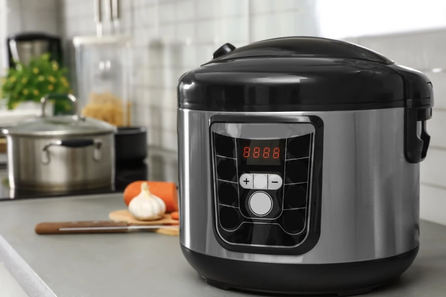 A digital thermal cooker with LED indicator