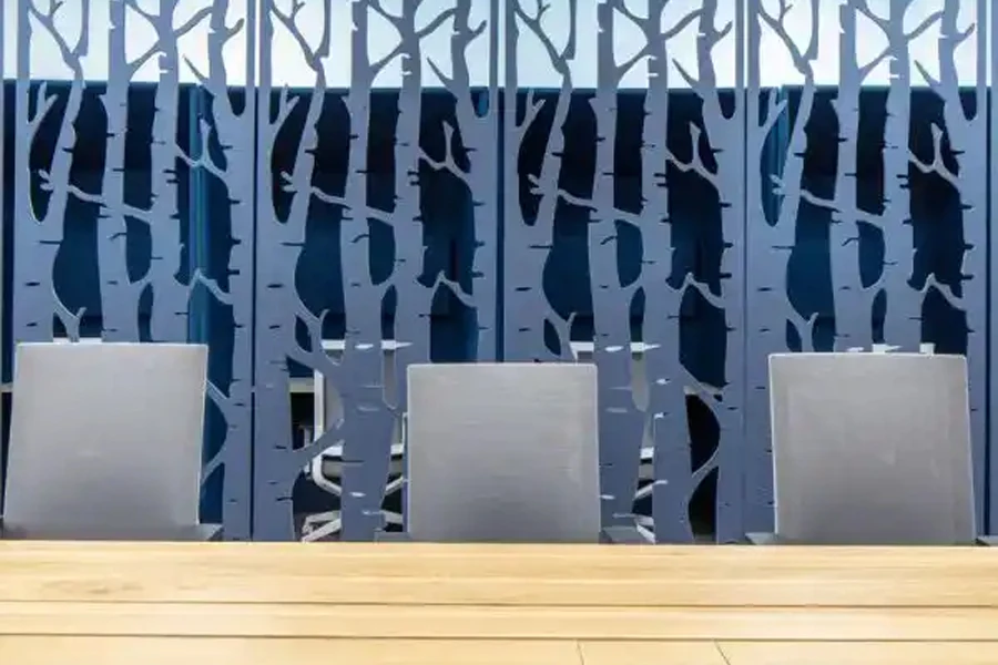 Attractive blue patterned felt polyester screens separating office space