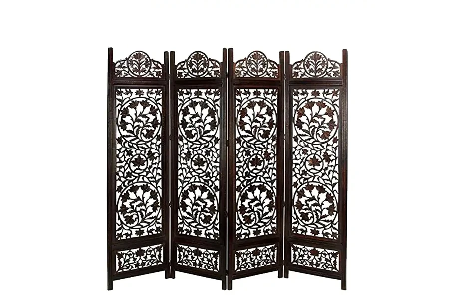 Carved traditional four-panel room or balcony divider