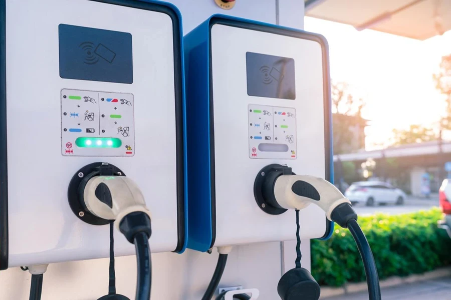 Electric car charging station for charge EV battery