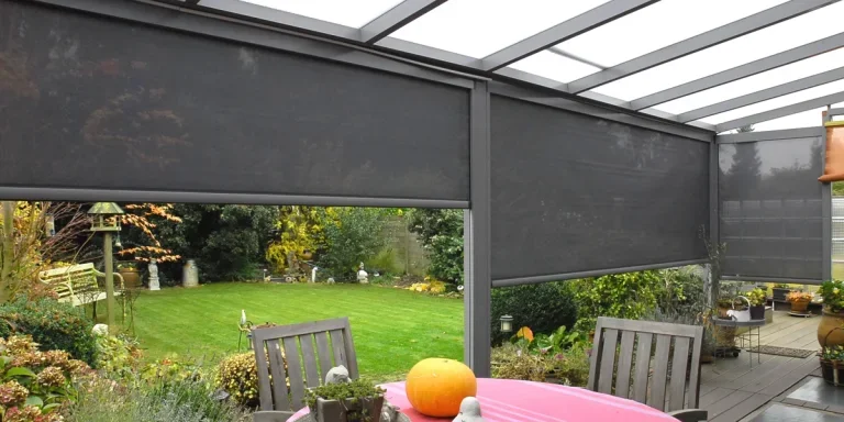 Motorized, water- and wind-proof, UV-blocking PVC roller screens