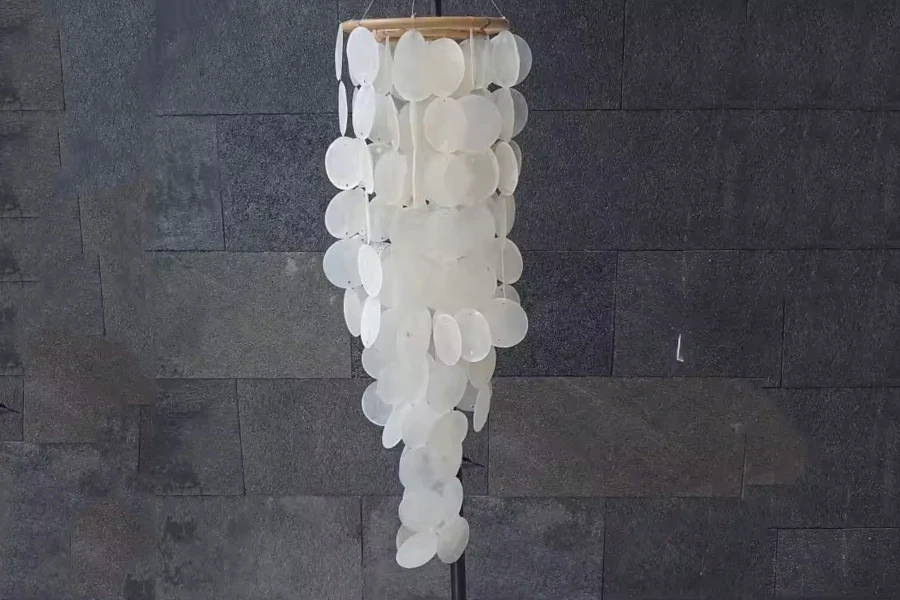 Natural white shell chandelier-style wind chime