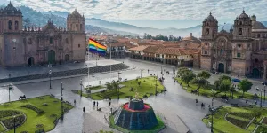 アルマス広場とイエズス会教会、クスコ、ペルー