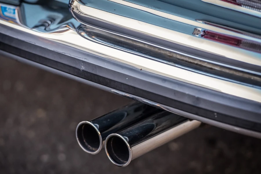 Twin tip exhaust pipes on a car