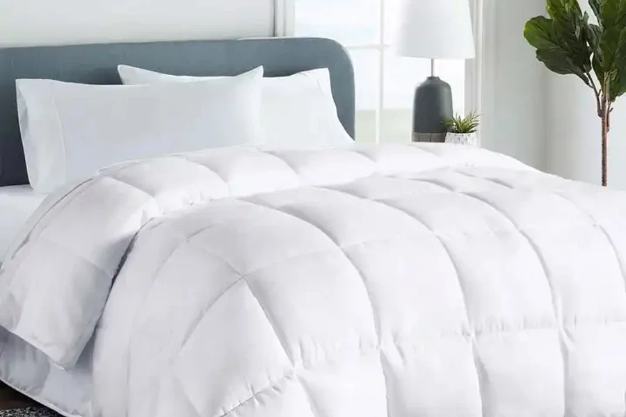 White quilted microfiber doona inner