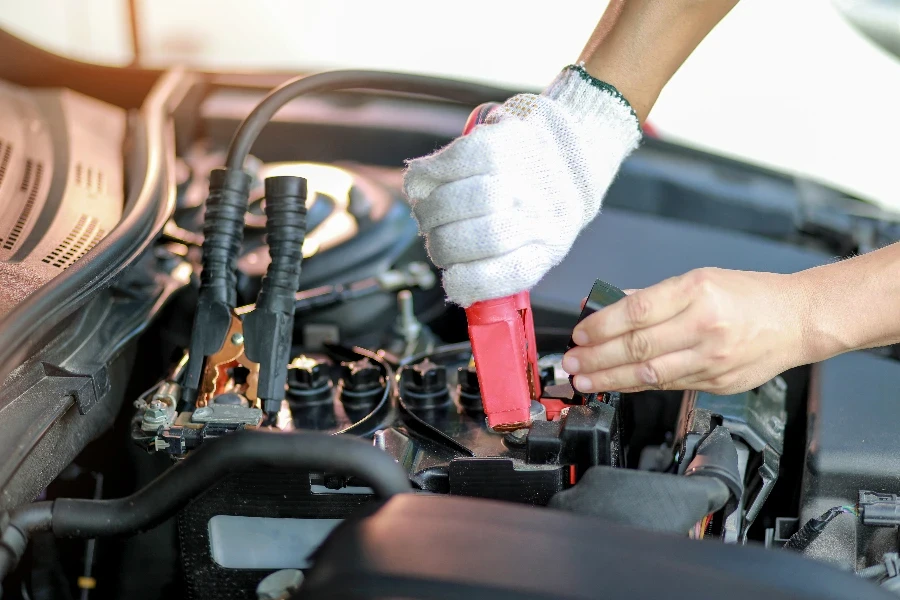 Charging car battery with electricity trough jumper cables