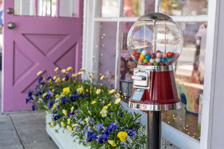Gumball machine outside shop
