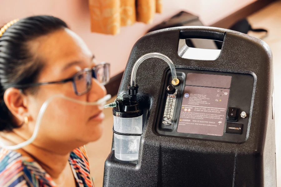 Portable oxygen concentrator