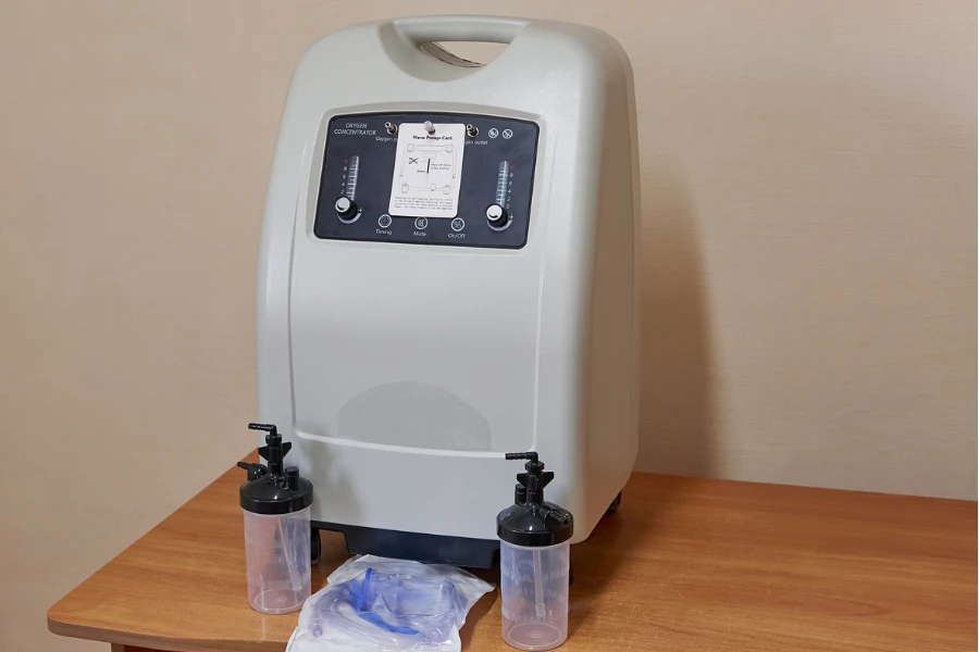 Portable oxygen concentrator for supplying oxygen to a sick person
