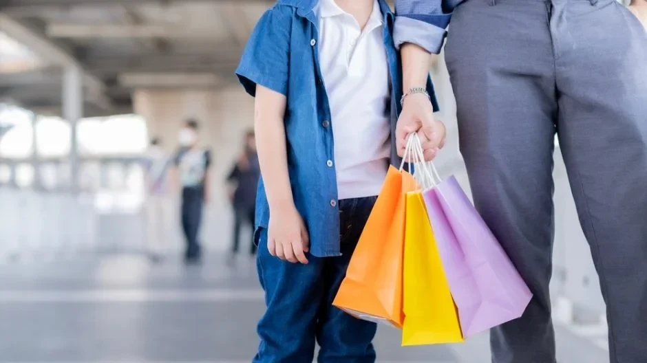 Retailers should approach Mother’s and Father’s Day with the same strategy. Credit: Wanwajee Weeraphukdee via Shutterstock.