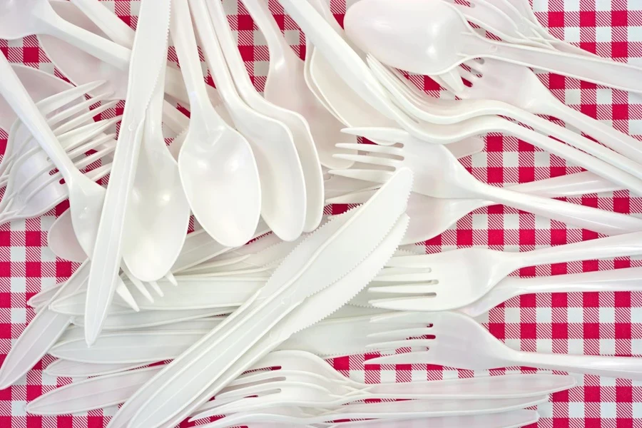 the disposable cutlery