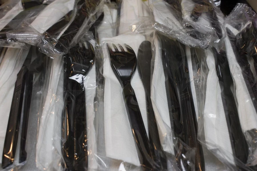 the disposable cutlery