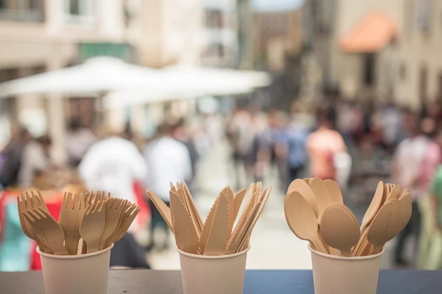 the disposable cutlery