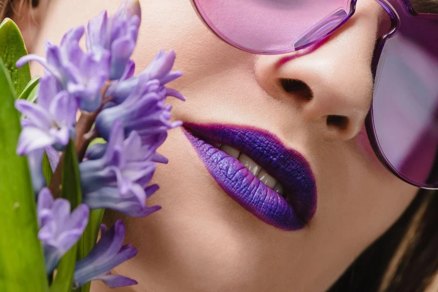 vivid purple lips