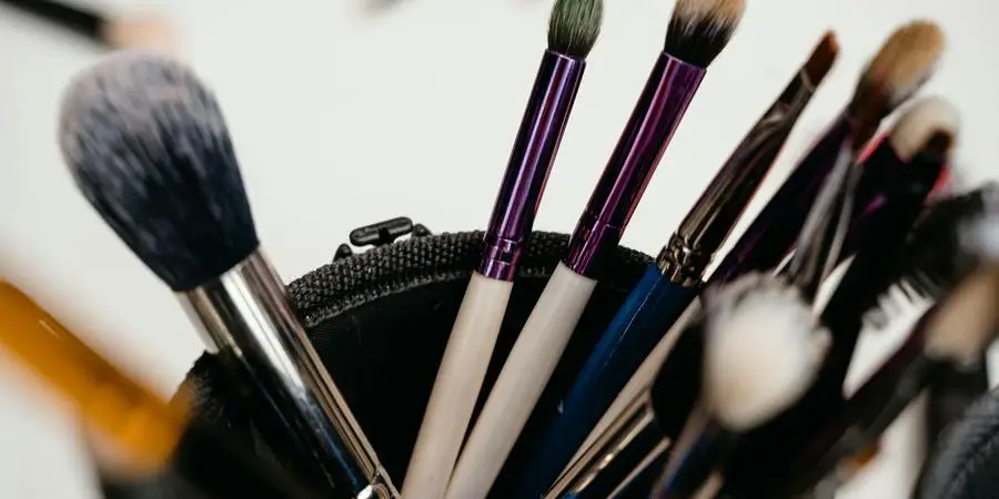 Assorted Makeup Brush Set by MART PRODUCTION