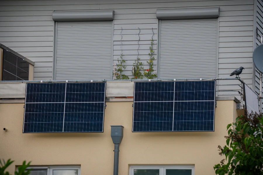 Balcony solar power station eco-friendly to use renewable energy