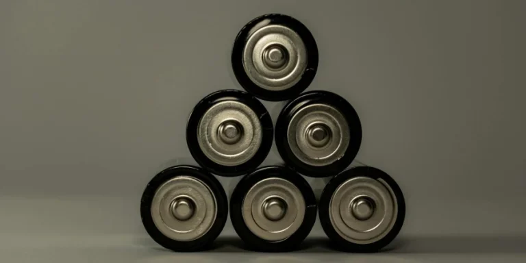 Baterías en un triángulo