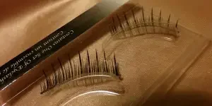 Box magnetic eyelash suction