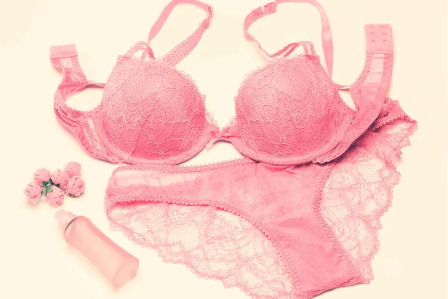 Lace lingerie set pink color with perfume