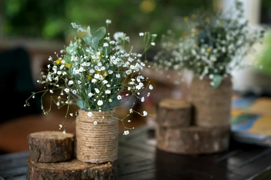 Aesthetically beautiful wooden flower vase