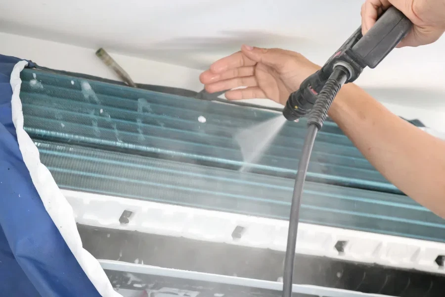 air conditioning cleaning service with water spray