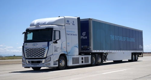 first Level 4 autonomous Class 8 hydrogen fuel cell electric truck 