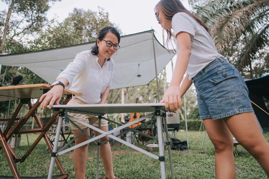 folding table